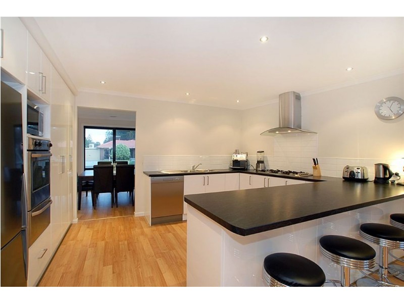 21 Emanuel Drive, Seaford VIC 3198