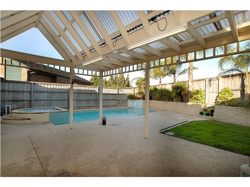 18 Mermaid Court, Patterson Lakes VIC 3197