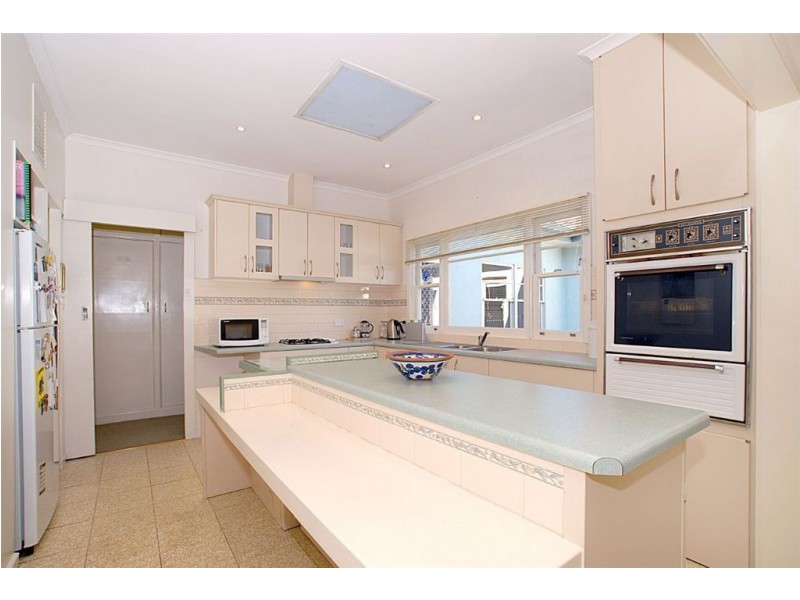 12 Johnstone Street, Seaford VIC 3198