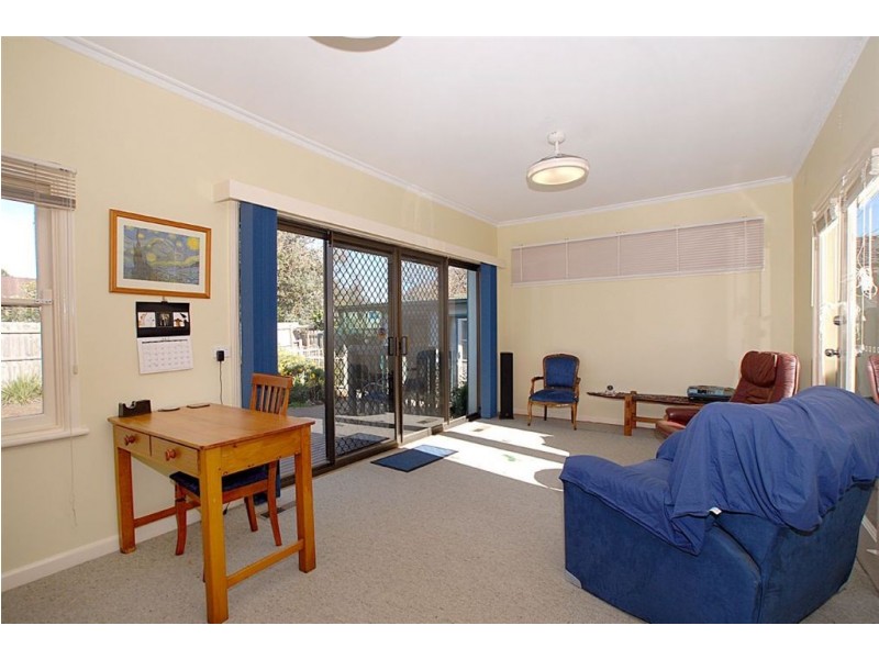 12 Johnstone Street, Seaford VIC 3198