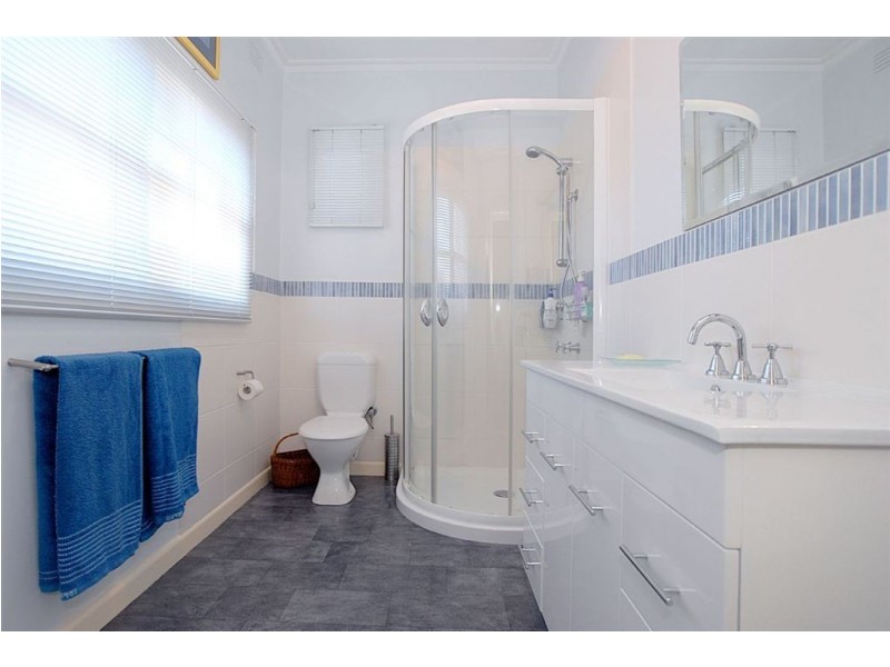 12 Johnstone Street, Seaford VIC 3198