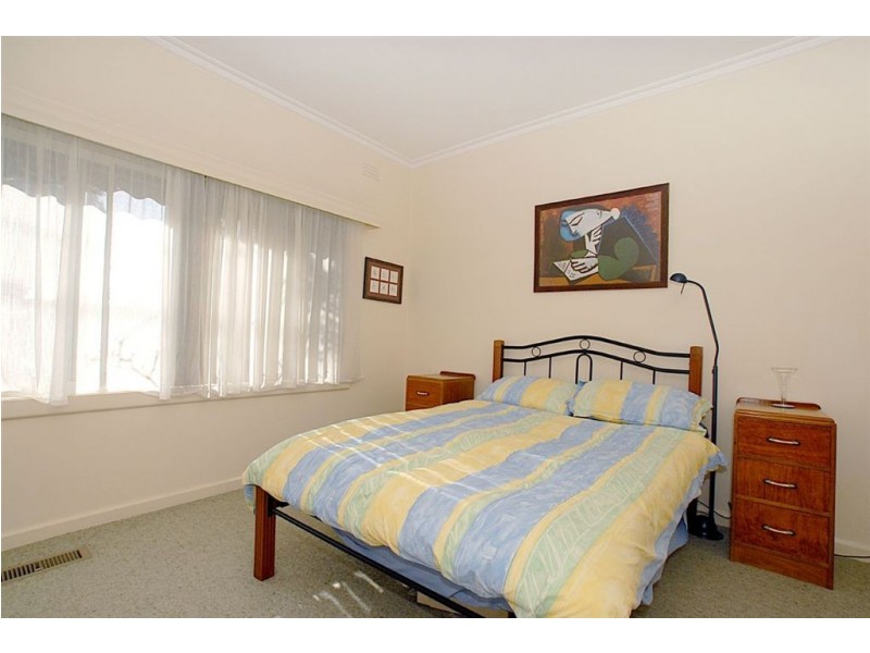 12 Johnstone Street, Seaford VIC 3198