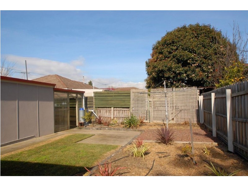 19 Downs Road, Seaford VIC 3198