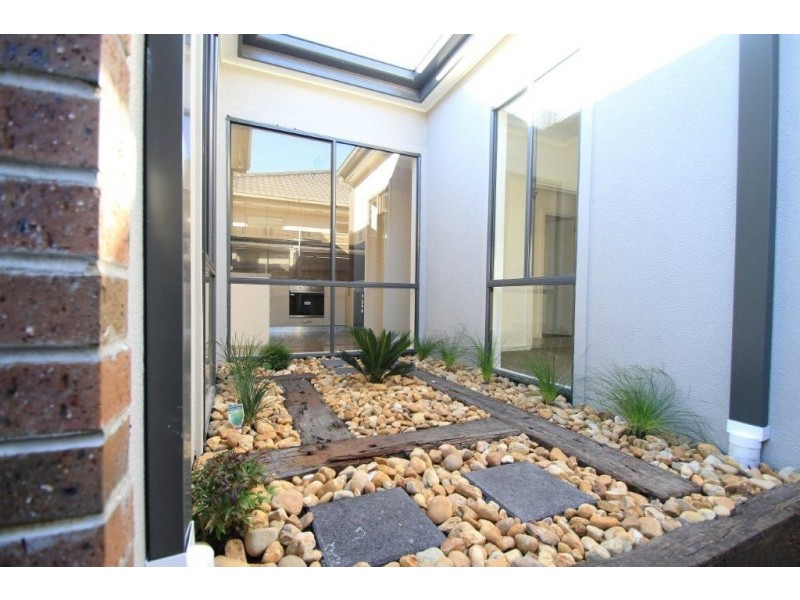 2 Madden Street, Seaford VIC 3198