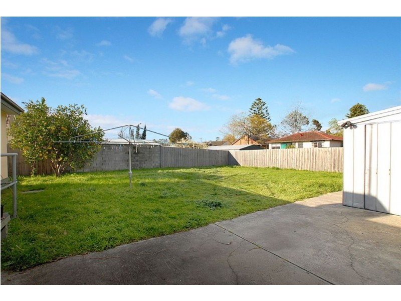 27 Longleaf street, Frankston North VIC 3200