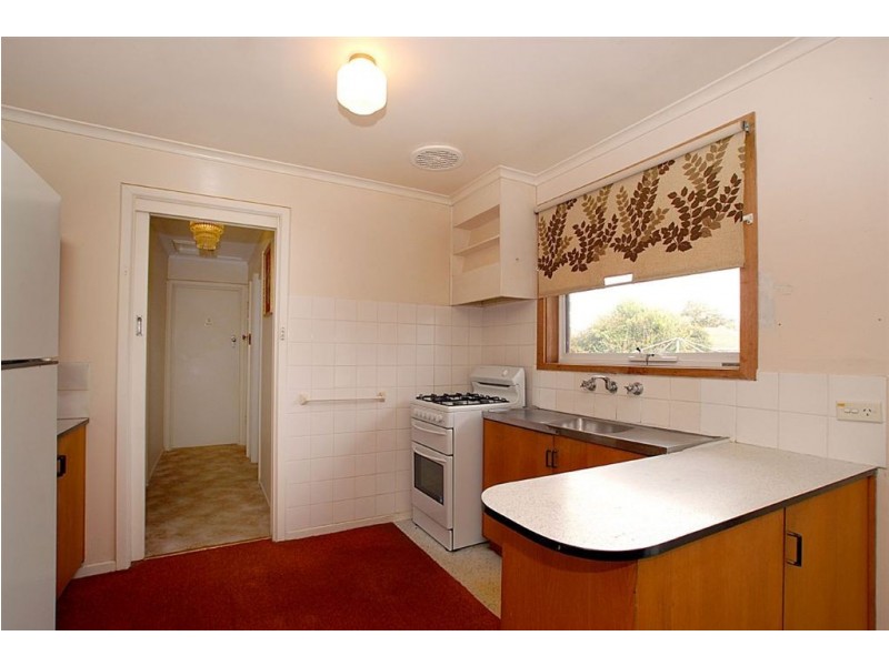 8 Selsey Street, Seaford VIC 3198