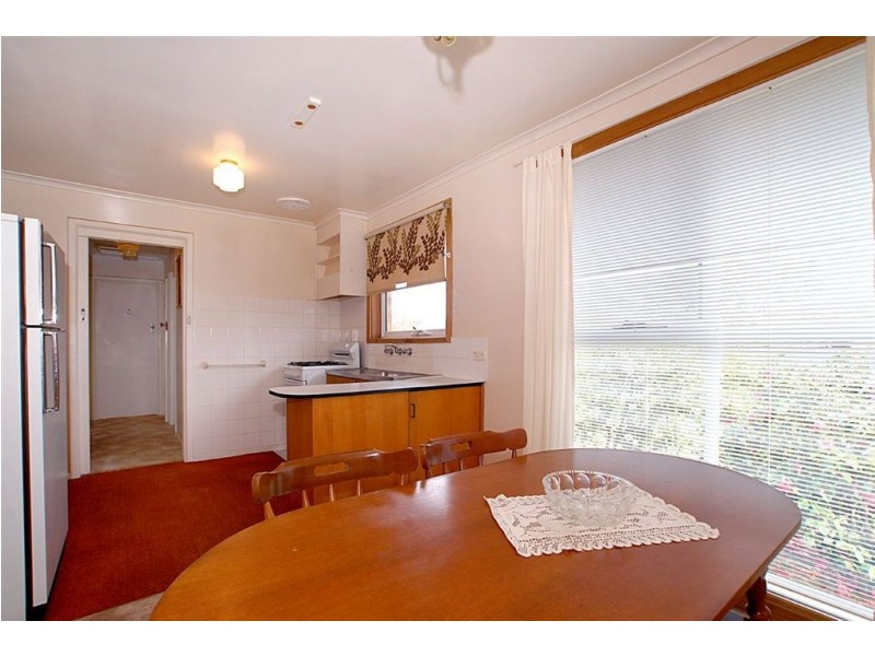 8 Selsey Street, Seaford VIC 3198