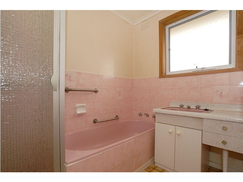 8 Selsey Street, Seaford VIC 3198