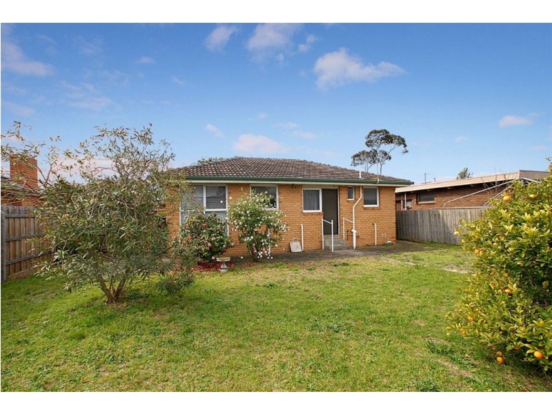 8 Selsey Street, Seaford VIC 3198
