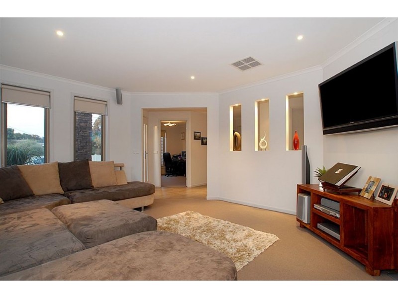 46 Milroy Crescent, Seaford VIC 3198