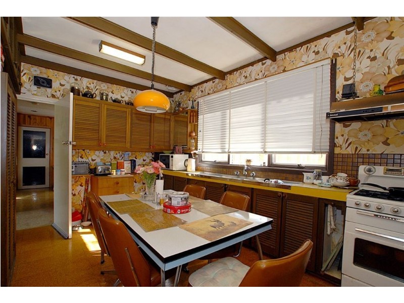 18 Austin Road, Seaford VIC 3198