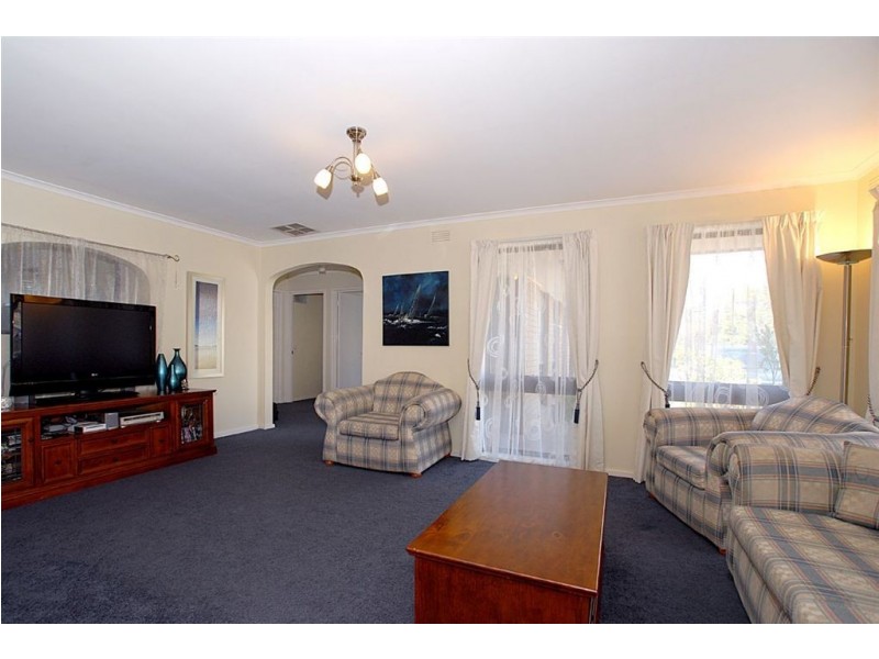 8 Fortescue Avenue, Seaford VIC 3198