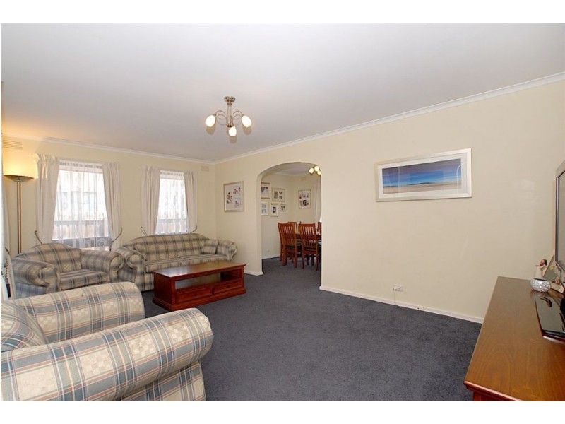 8 Fortescue Avenue, Seaford VIC 3198