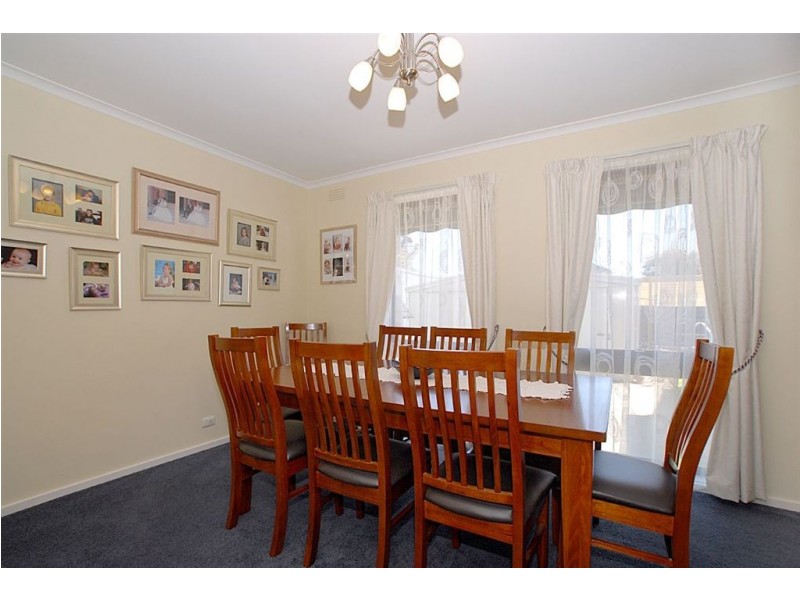 8 Fortescue Avenue, Seaford VIC 3198