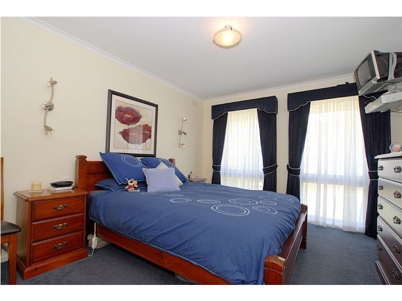 8 Fortescue Avenue, Seaford VIC 3198