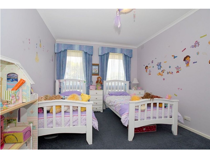 8 Fortescue Avenue, Seaford VIC 3198