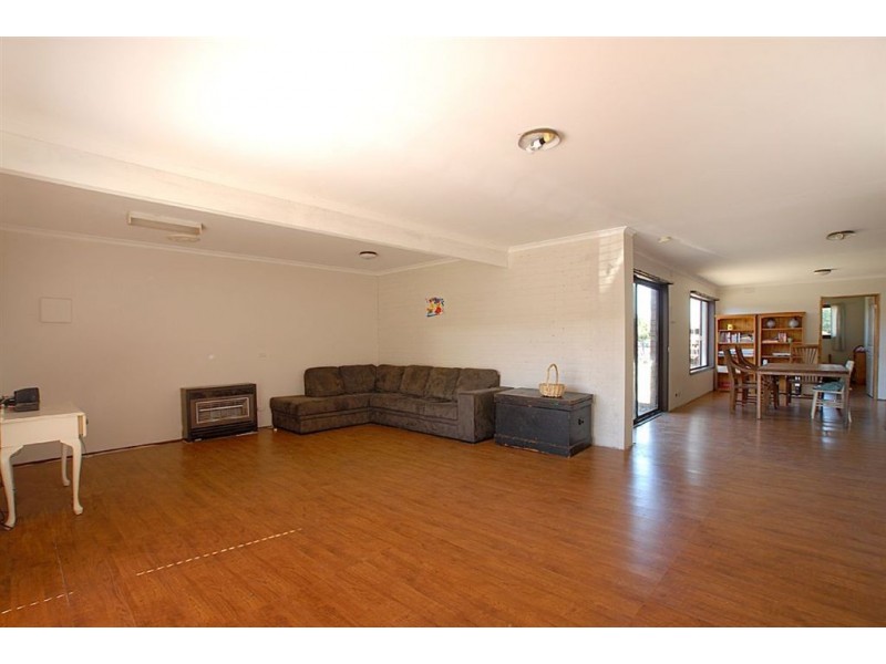 15 Kelvin Avenue, Seaford VIC 3198