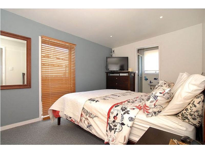 40 Emanuel Drive, Seaford VIC 3198