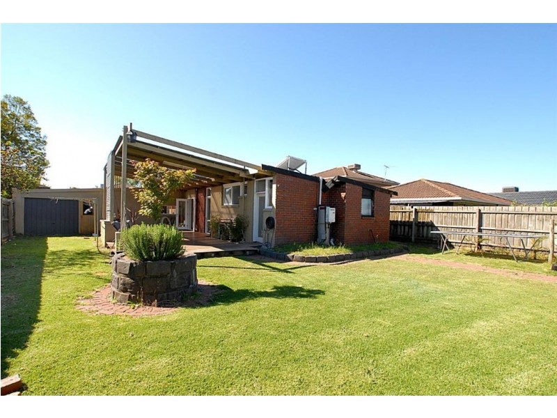 40 Emanuel Drive, Seaford VIC 3198