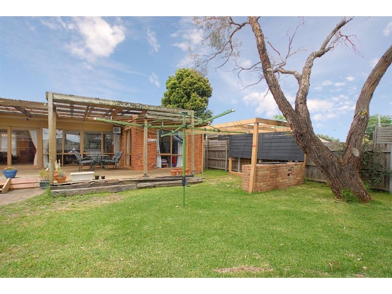 26 Carrington Avenue, Seaford VIC 3198