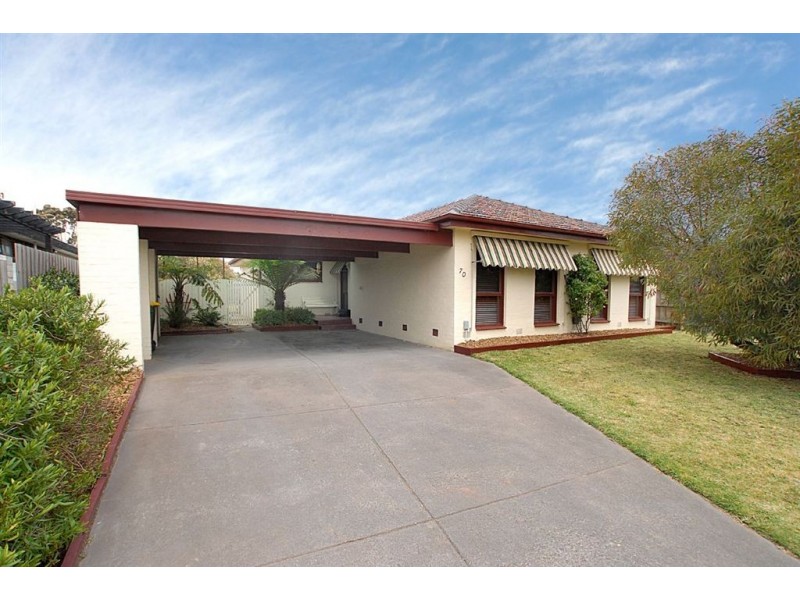70 Maple Street, Seaford VIC 3198