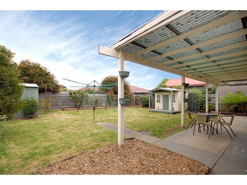 70 Maple Street, Seaford VIC 3198