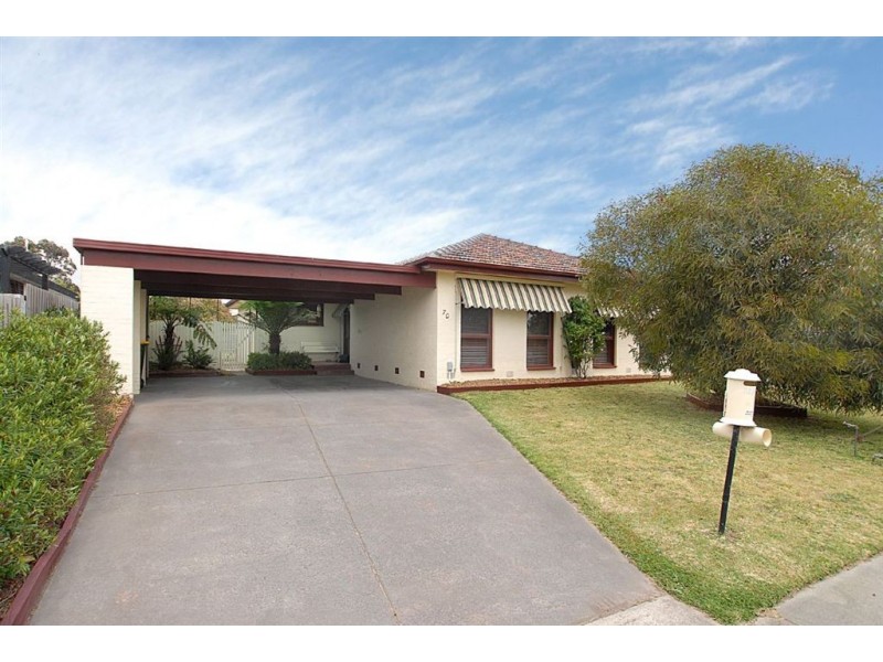 70 Maple Street, Seaford VIC 3198
