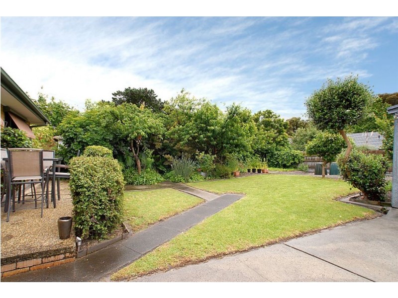 15 Aleppo Crescent, Frankston North VIC 3200