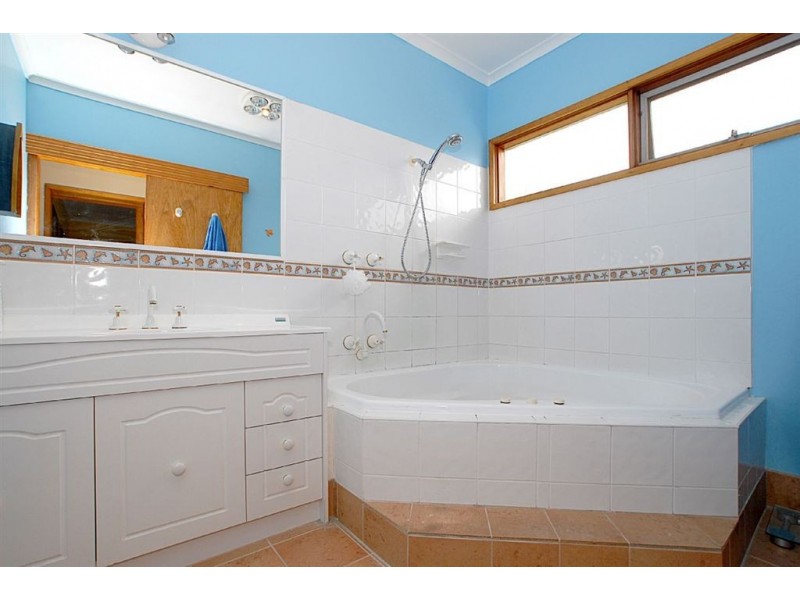 67 Kirkwood Avenue, Seaford VIC 3198