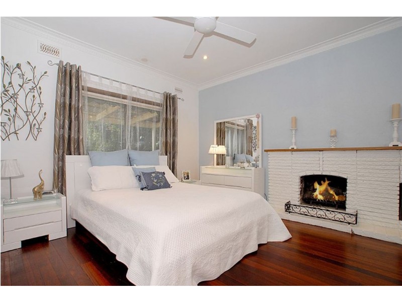 2 Mountain View Crescent, Seaford VIC 3198