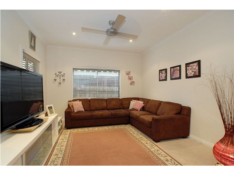 2 Mountain View Crescent, Seaford VIC 3198