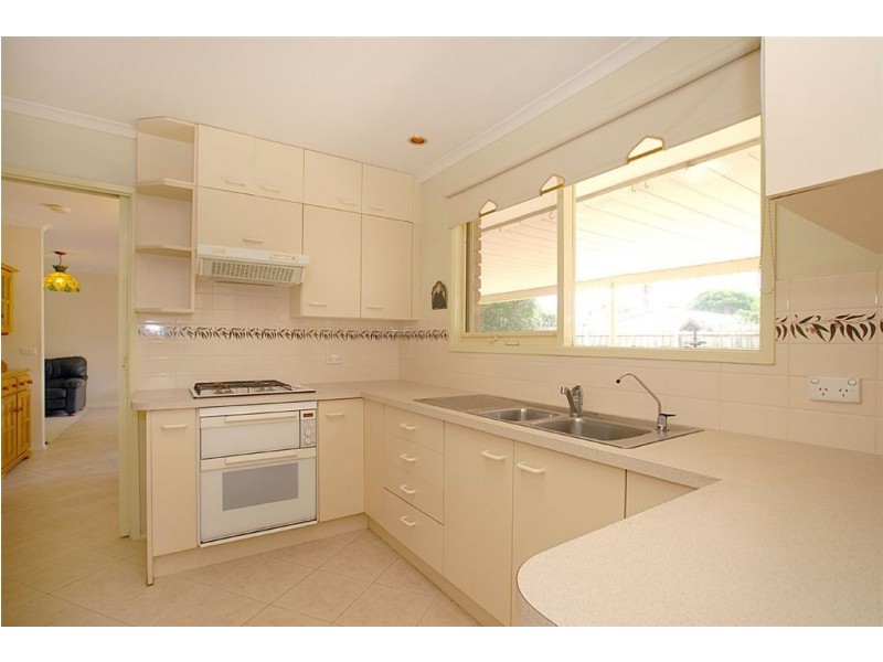 11 Lucas Crescent, Seaford VIC 3198