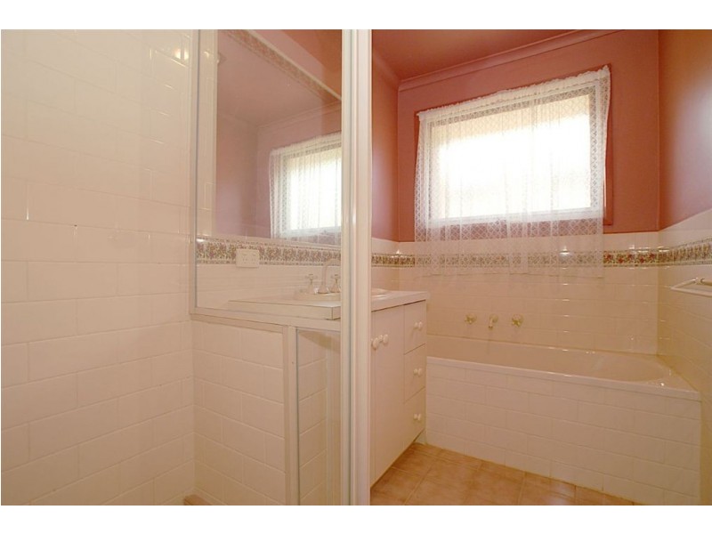 11 Lucas Crescent, Seaford VIC 3198