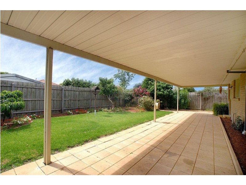 11 Lucas Crescent, Seaford VIC 3198