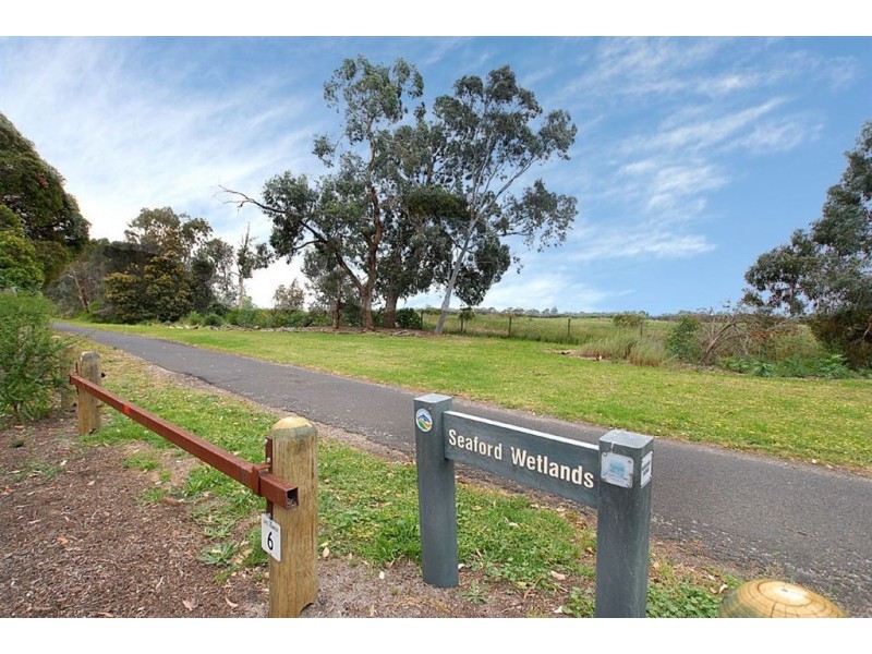 2A Wilson Grove, Seaford VIC 3198