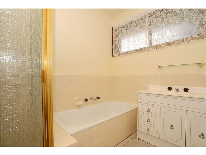 2/17 James Street, Seaford VIC 3198