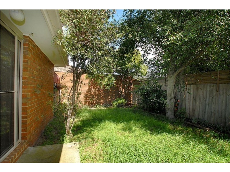 2/17 James Street, Seaford VIC 3198
