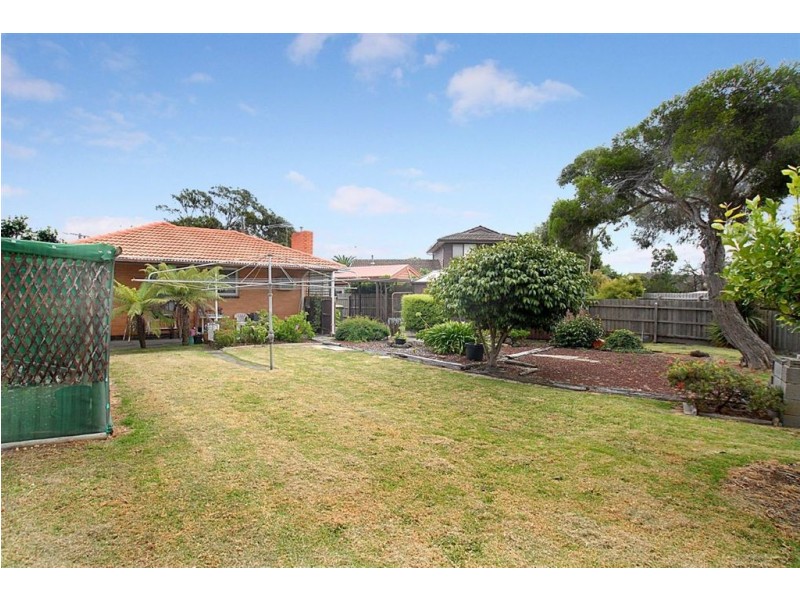 30 Hayman Avenue, Seaford VIC 3198