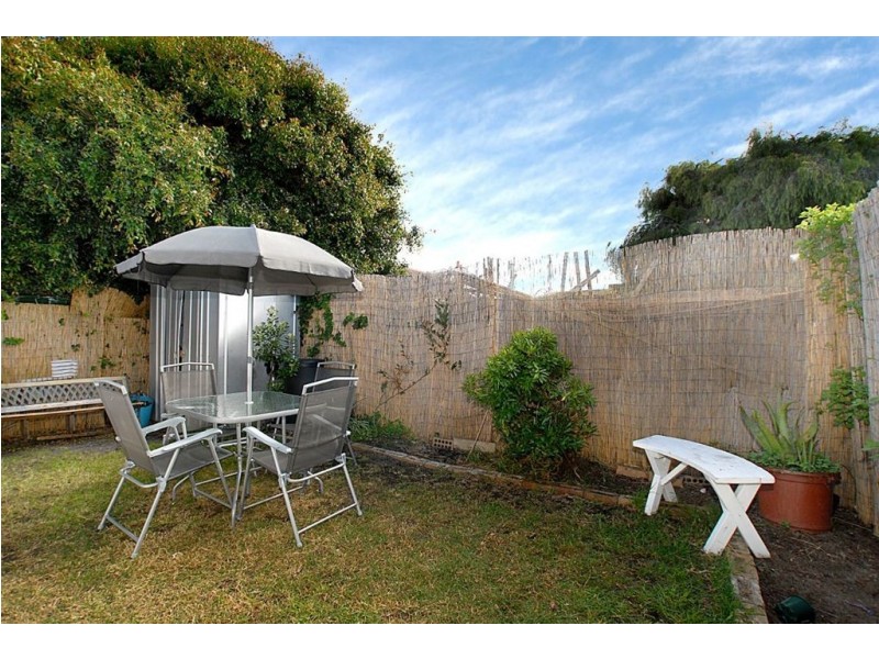 2/6 Donald Grove, Chelsea VIC 3196