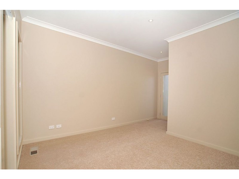 2/6 Molesworth Street, Seaford VIC 3198
