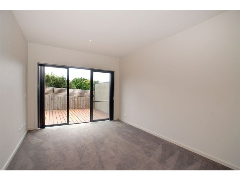 3/43 Nepean Highway, Seaford VIC 3198