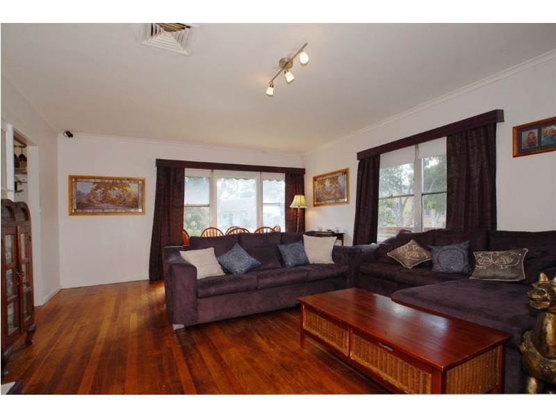 40 Norfolk Crescent, Frankston North VIC 3200