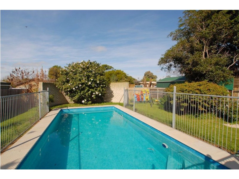 14 Mona Street, Seaford VIC 3198