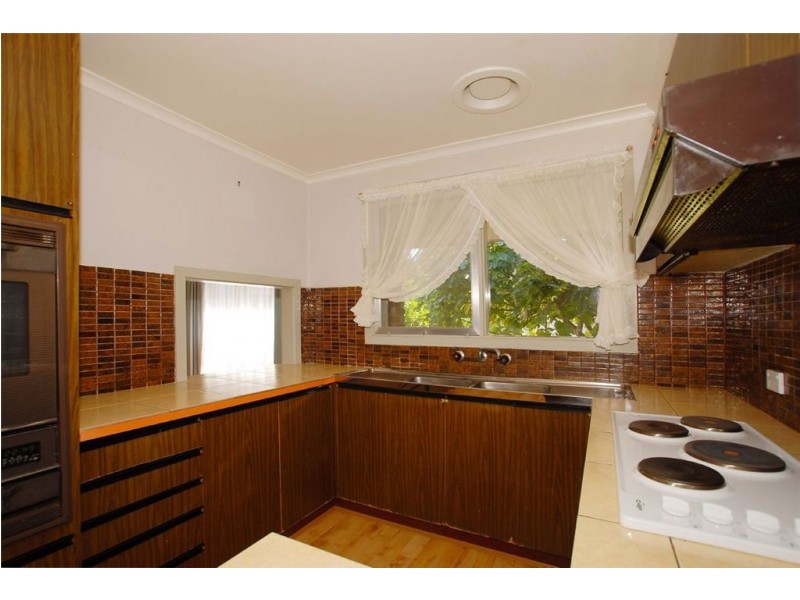 25 Armstrongs Road, Seaford VIC 3198