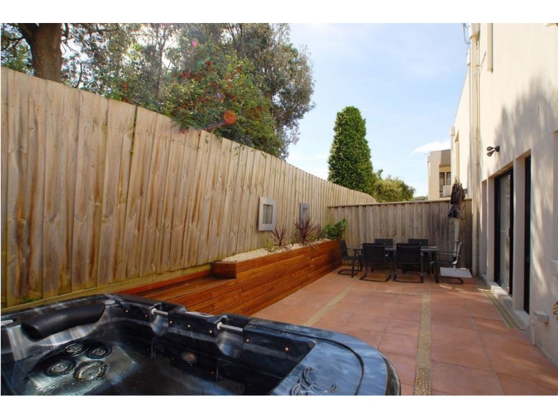 2/197 Nepean Highway, Seaford VIC 3198
