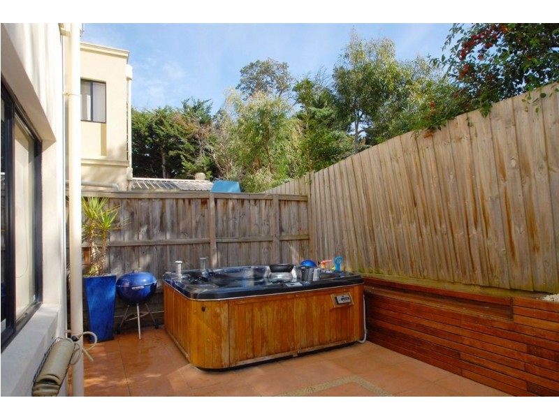 2/197 Nepean Highway, Seaford VIC 3198