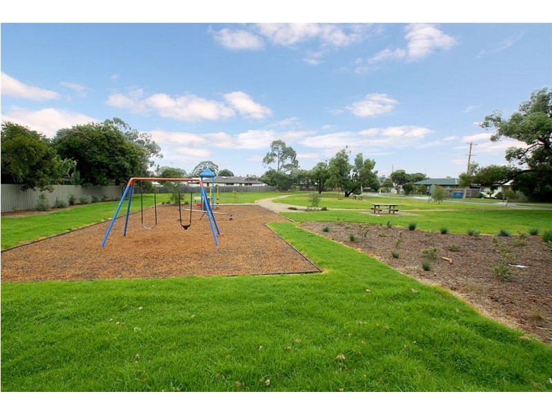 9 Lorna Street, Seaford VIC 3198