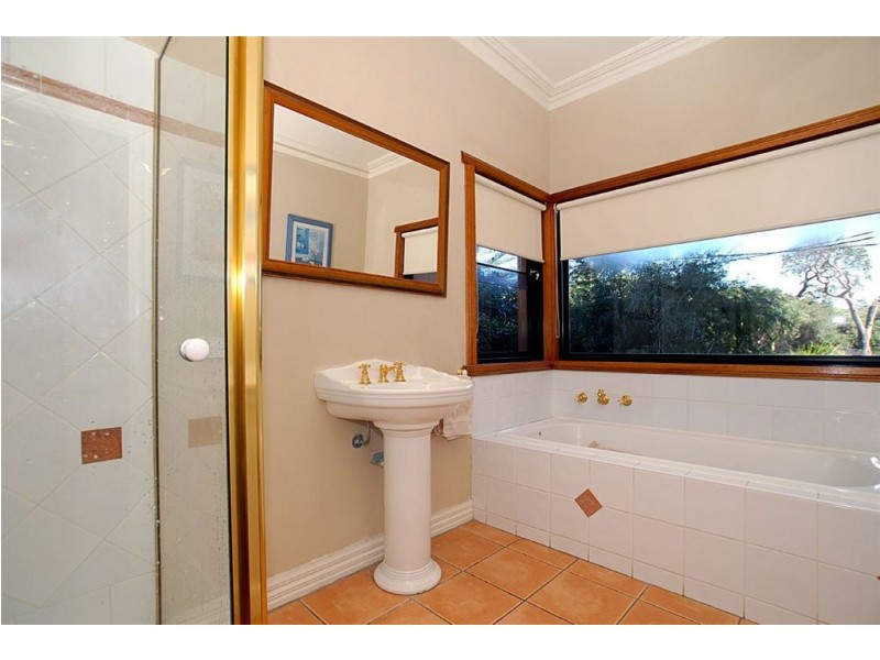 144 Nepean Highway, Seaford VIC 3198