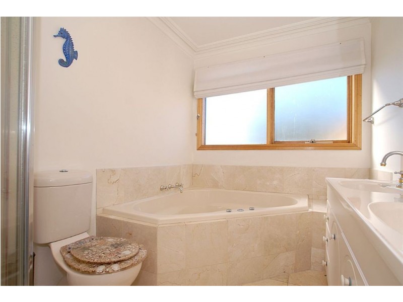 144 Nepean Highway, Seaford VIC 3198