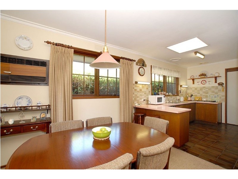 4 Elisdon Drive, Seaford VIC 3198